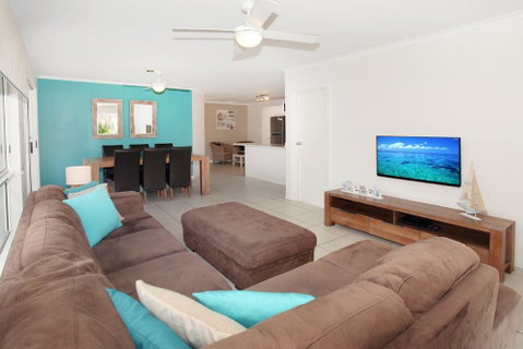 1/882 David Low Way Marcoola - 500 Bond, Linen Included, Pet Friendly - Holiday Adelaide 3