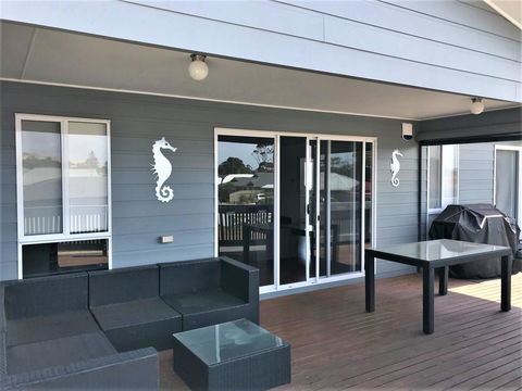 10 Hobart Road - Holiday Adelaide 3