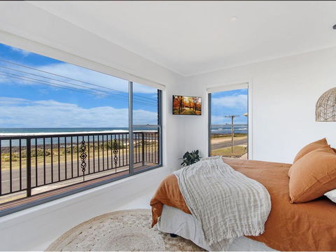 10 OCEAN VILLA - Holiday Adelaide 0
