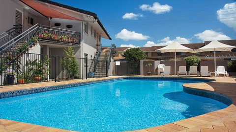 10T Beachfront Apartments - Holiday Adelaide 2