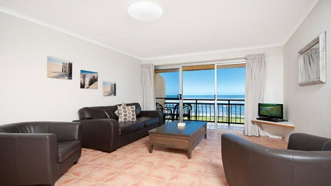 10T Beachfront Apartments - Holiday Adelaide 0