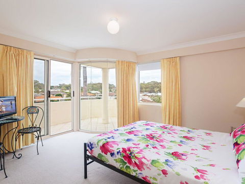 11 'Seashells', 21-23 Magnus Street - Pool, Lift, Aircon - Holiday Adelaide 1