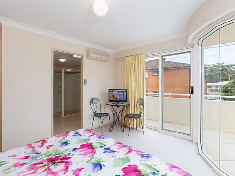 11 'Seashells', 21-23 Magnus Street - Pool, Lift, Aircon - Holiday Adelaide 2