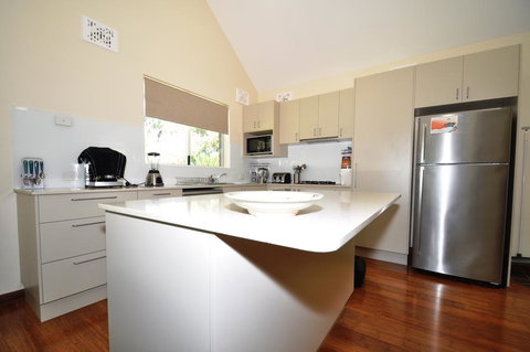 11 Barkala St. Dalmeny - Holiday Adelaide 2