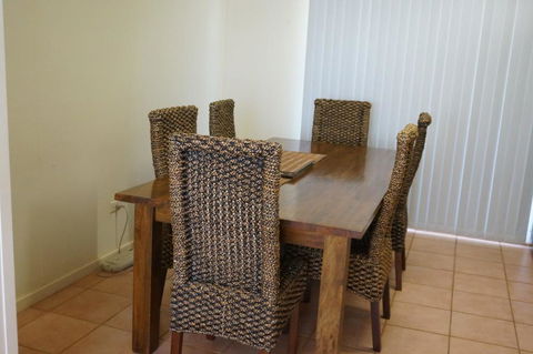 11A King Place - Large Deck And BBQ Area - Holiday Adelaide 3