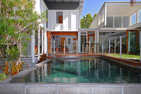13 Ann Street, Coolum Beach, Pet Friendly, Linen Included - Holiday Adelaide 0