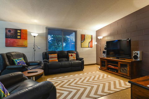 13 Grenadier Street - Shady Haven With A Large Outdoor Entertaining Area - Holiday Adelaide 2