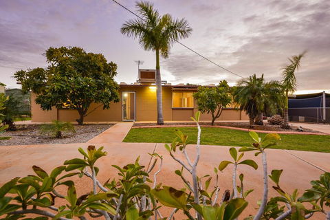 13 Grenadier Street - Shady Haven With A Large Outdoor Entertaining Area - Holiday Adelaide 0