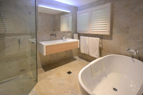 131 Pacific Drive, Port Macquarie - Holiday Adelaide 1