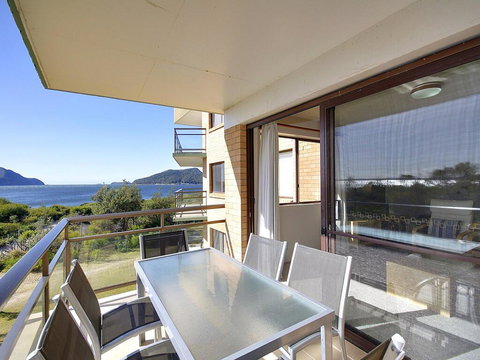15 'Intrepid', 3 Intrepid Close - Right On The Beachfront - Holiday Adelaide 0