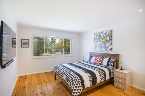 17A Crescent St ULLADULLA - Holiday Adelaide 1