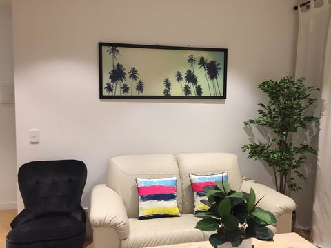 18 Surflen St - Holiday Adelaide 1