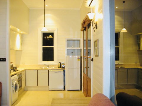 1880s Kananook Boutique Historic Luxury Apartment FSC Private Villa Bairnsdale - Holiday Adelaide 2