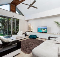 18A Childe Street Belongil Beach - Belongil Beach Pavilion House - Holiday Adelaide