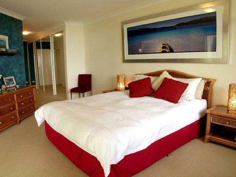 2 'Magnus Pines' 52-56 Magnus Street - Stunning Unit With Aircon, Water Views & Foxtel - Holiday Adelaide 2