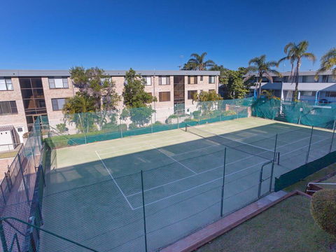 2 'The Dunes', 38 Marine Drive - Pool, Tennis Court And So Close To The Beach - Holiday Adelaide 3