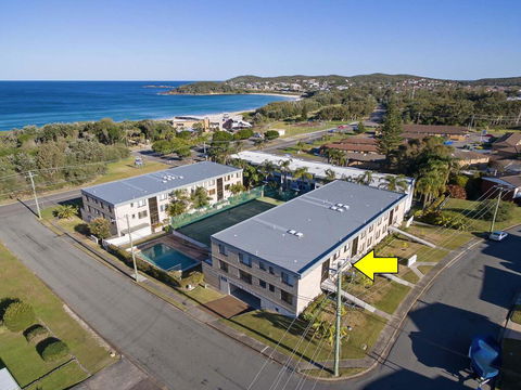 2 'The Dunes', 38 Marine Drive - Pool, Tennis Court And So Close To The Beach - Holiday Adelaide 0