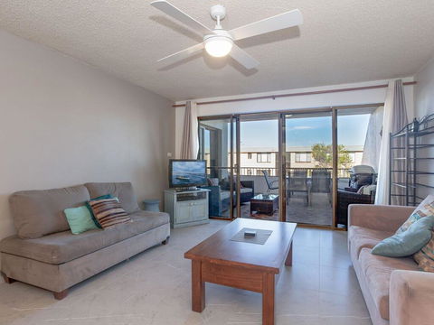 2 'The Dunes', 38 Marine Drive - Pool, Tennis Court And So Close To The Beach - Holiday Adelaide 2