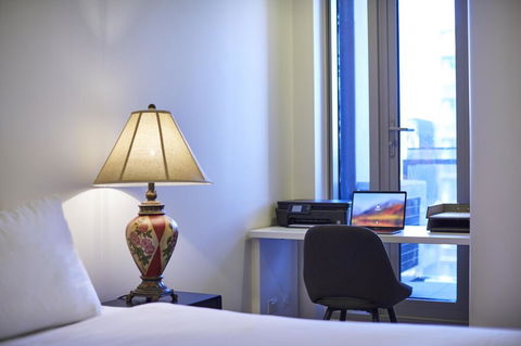 2 Bdrm 2 Bthrm Apt With Balcony Views Pool And Gym - Holiday Adelaide 2