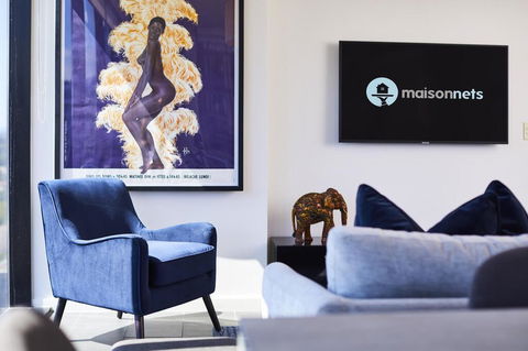 2 Bdrm 2 Bthrm Apt With Balcony Views Pool And Gym - Holiday Adelaide 0