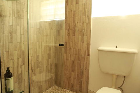 2 Bedroom Close To CBD - Holiday Adelaide 1