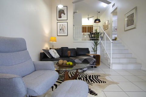 2 Bedroom Close To CBD - Holiday Adelaide 0