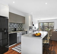 2 Bedroom Townhouse - Family  Corporate Bookings Only - Holiday Adelaide