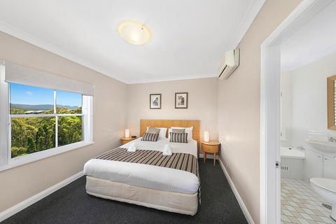 2 Bedroom Villa @ Oaks Cypress Lakes Resort - Holiday Adelaide 1