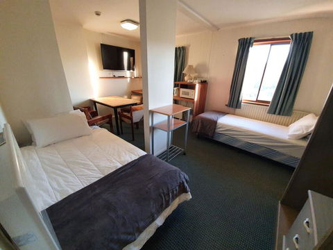 2 Lakeview Plaza - Holiday Adelaide 0