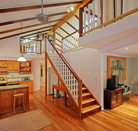 2 Manfred Street Belongil Beach - Susie's Beach House - Holiday Adelaide