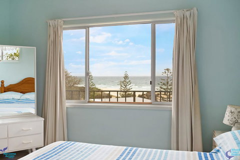 22 Dulling Street - Beach House - Holiday Adelaide 1