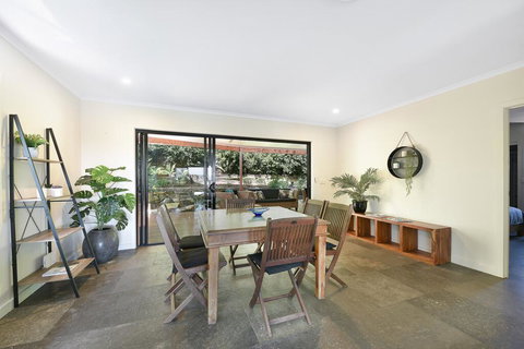 250 David Low Way, Peregian Beach - Holiday Adelaide 3