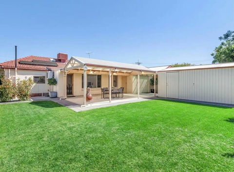Birkinshaw Villa ( 3 Bedroom With Parkings ) - Holiday Adelaide 1
