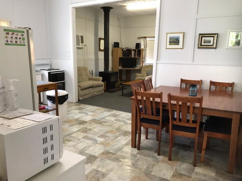 CASS Cottage - Holiday Adelaide 1