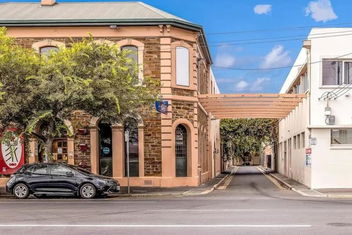 CBD Premium Location Studio with Holiday Adelaide