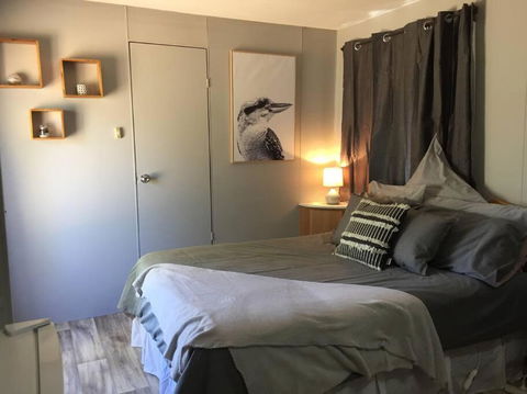 Cute Private Studio Flat With AIRCON! - Holiday Adelaide 3