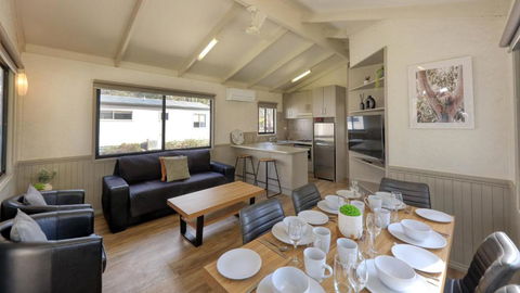 Deniliquin Riverside Caravan Park - Holiday Adelaide 1
