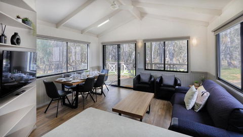 Deniliquin Riverside Caravan Park - Holiday Adelaide 2