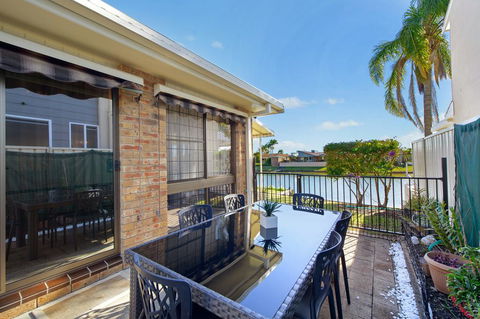29a Ballina Crescent, Port Macquarie - Holiday Adelaide 0