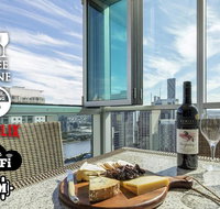 2BR EPIC VIEWS  CBD  2 Cars  Pool Wine Gym Netflix - Holiday Adelaide
