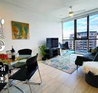 2BR Food  Drink Hub  Gym Pool Views Roof Terrace - Holiday Adelaide