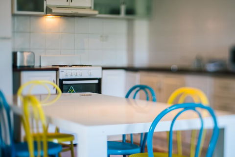 3 Bedroom Apartment / Spence St - Holiday Adelaide 0