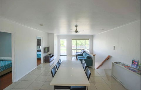 3 Bedroom Apartment // Spence St - Holiday Adelaide 1