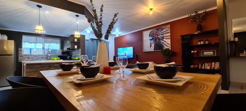 3 BEDROOM CITY ESCAPE - CHAMPAGNE STAYS Darwin - Holiday Adelaide 3