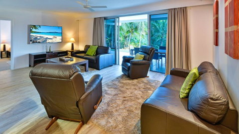 3 Bedroom Poinciana Lodge - Holiday Adelaide 3