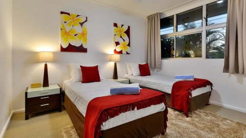 3 Bedroom Poinciana Lodge - Holiday Adelaide 2