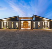 3 WISE MONKEYS MANSFIELD - Holiday Adelaide