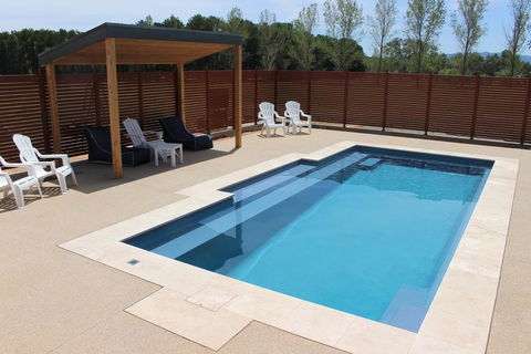 3 WISE MONKEYS, MANSFIELD - Holiday Adelaide 1