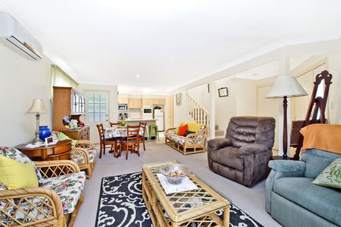 3/54 Owen Street, Port Macquarie - Holiday Adelaide 1