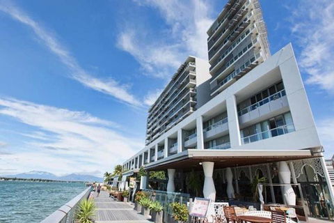 301 Harbour Lights - Holiday Adelaide 3